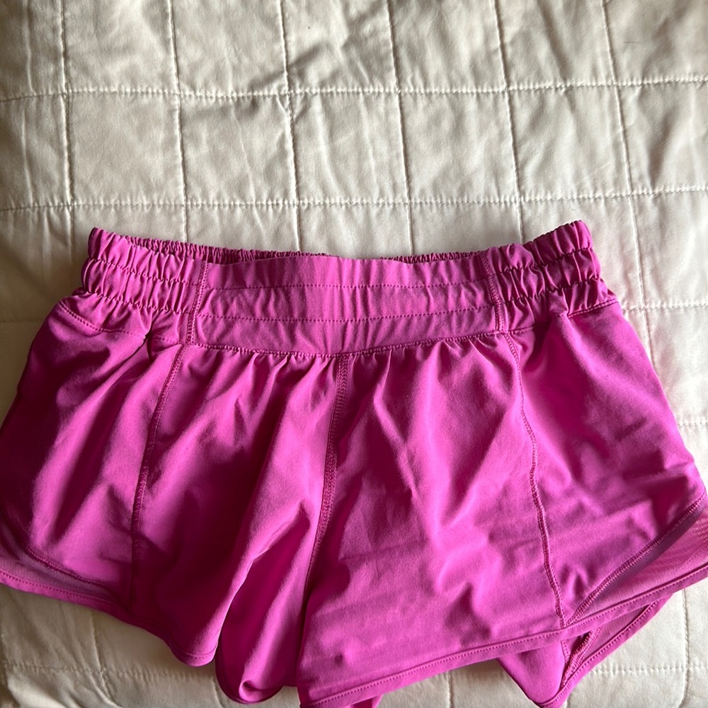 HOTTY HOT LULULEMON SHORTS SONIC PINK